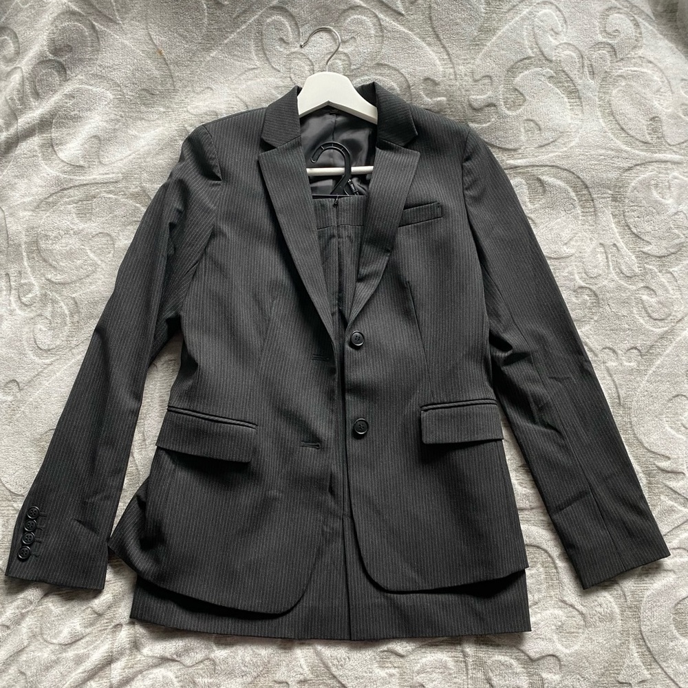 Uniqlo Business Pencil Skirt Suit